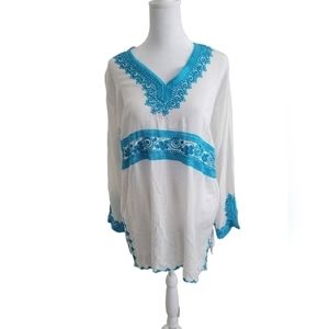 𝅺embroidered White and Blue Boho Metallic Shimmer Top Size M